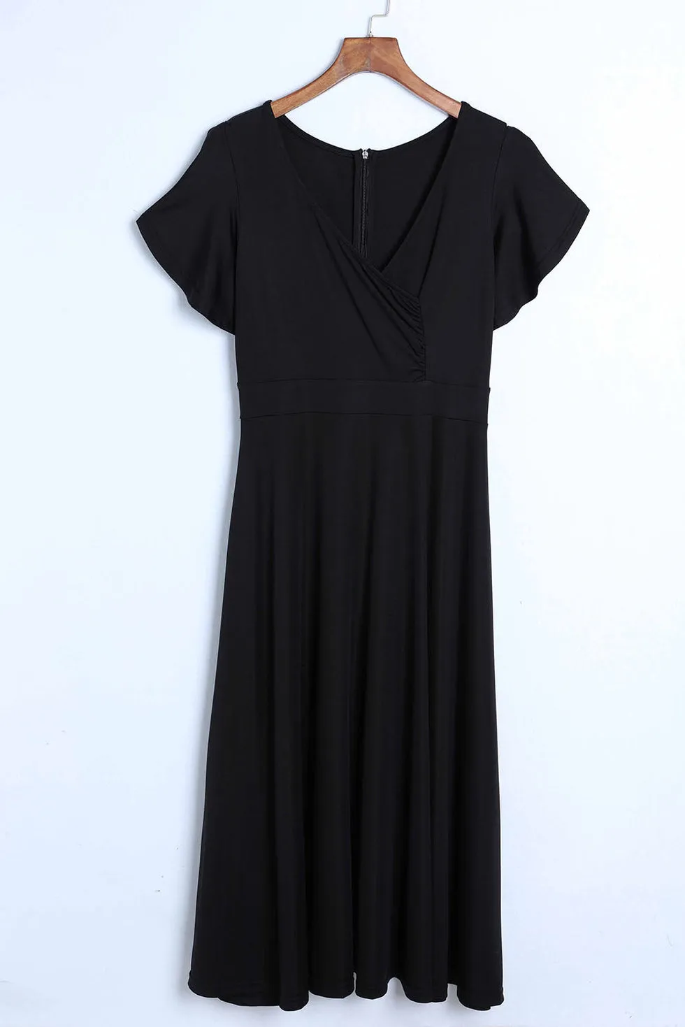 Robe midi portefeuille avec manches volantées et décolleté en V parfaite pour les événements chics