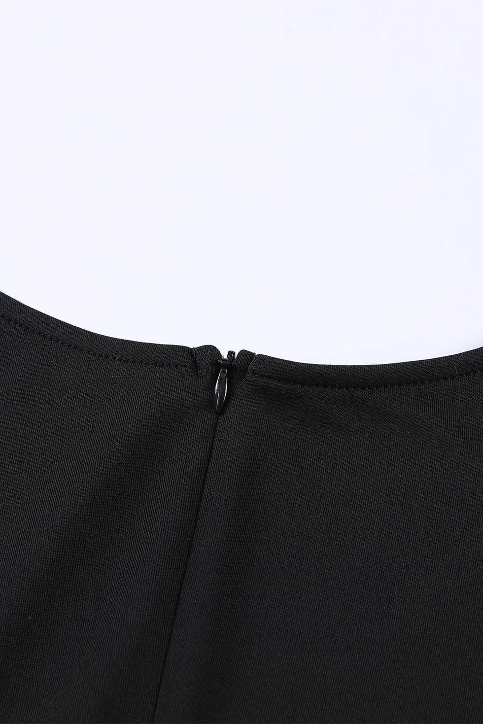 Robe midi portefeuille avec manches volantées et décolleté en V parfaite pour les événements chics