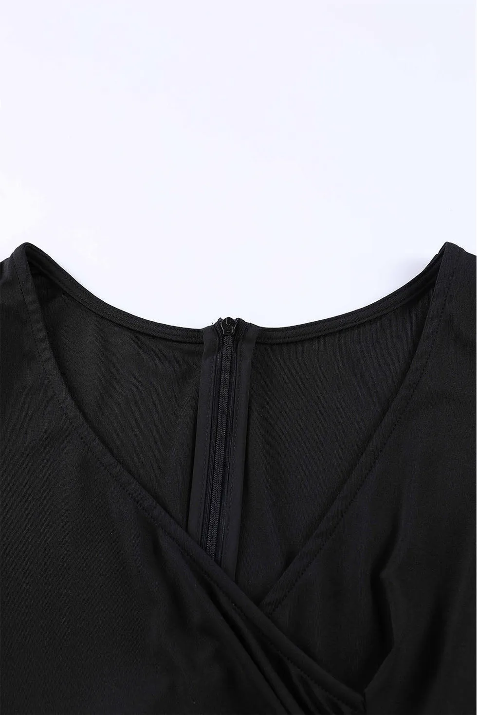 Robe midi portefeuille avec manches volantées et décolleté en V parfaite pour les événements chics