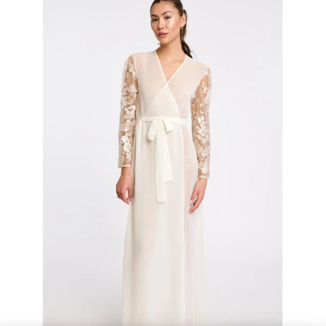 Rya Collection Vija Robe 975 in Ivory