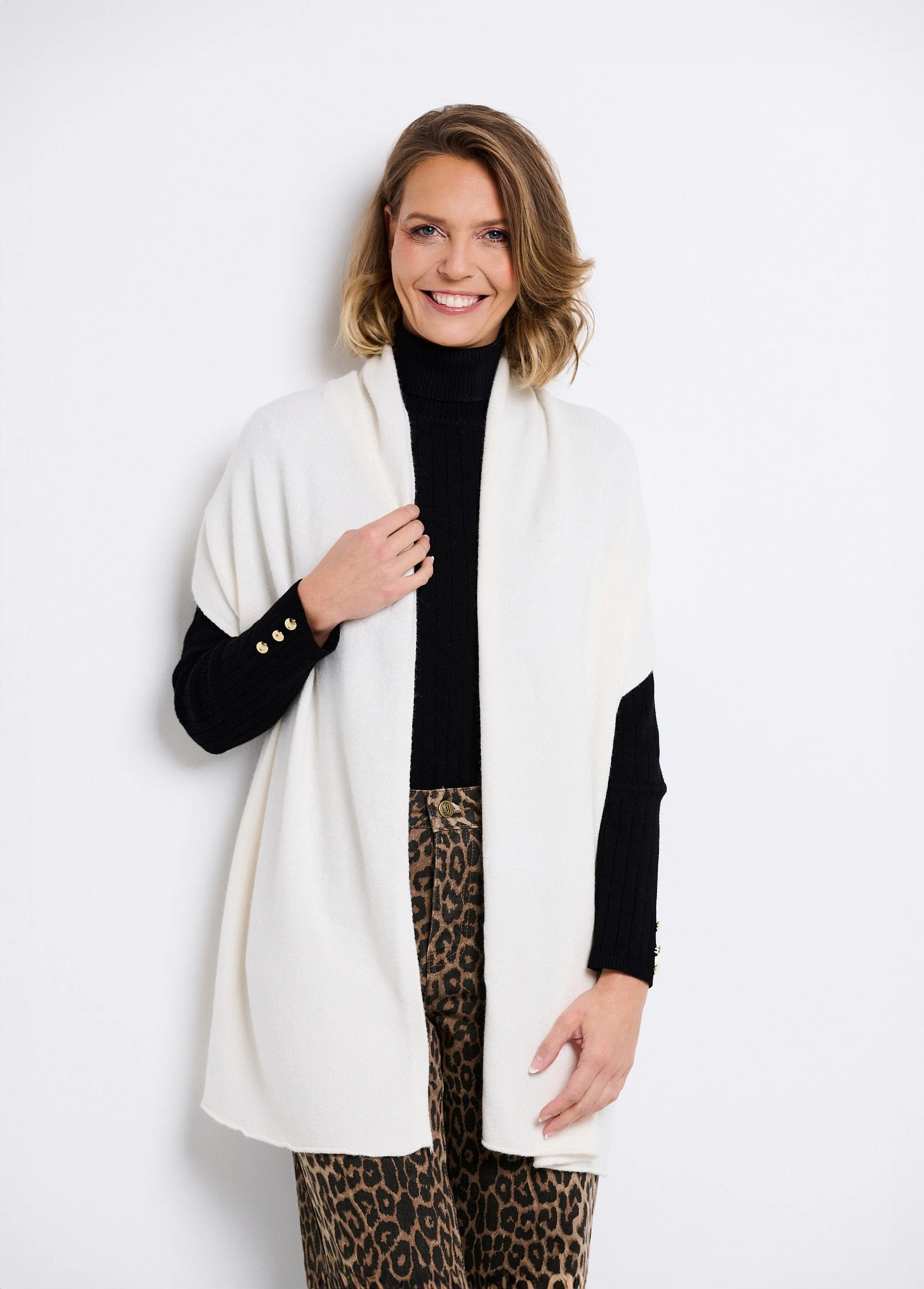 Seamless cashmere touch scarf