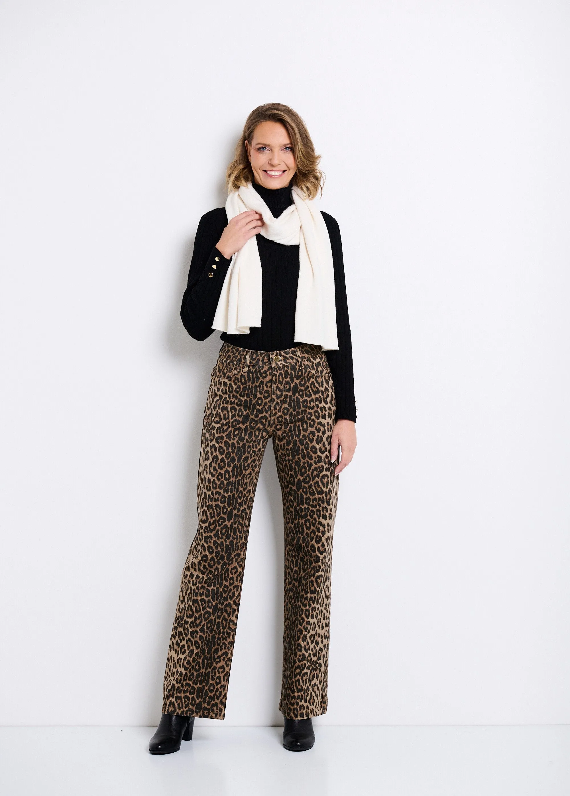 Seamless cashmere touch scarf