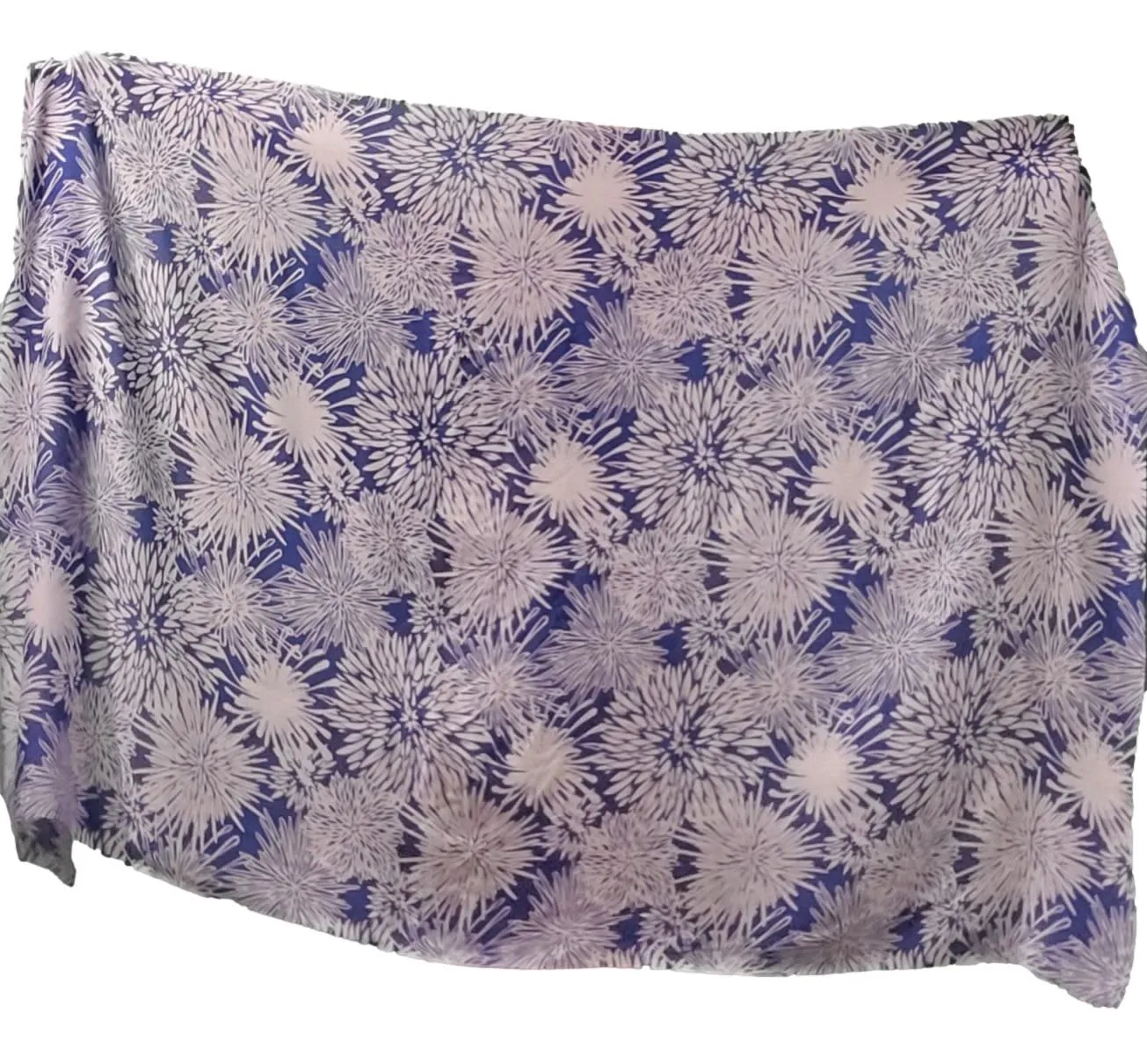 Secret Beach - Chrysanthemum - Navy & White