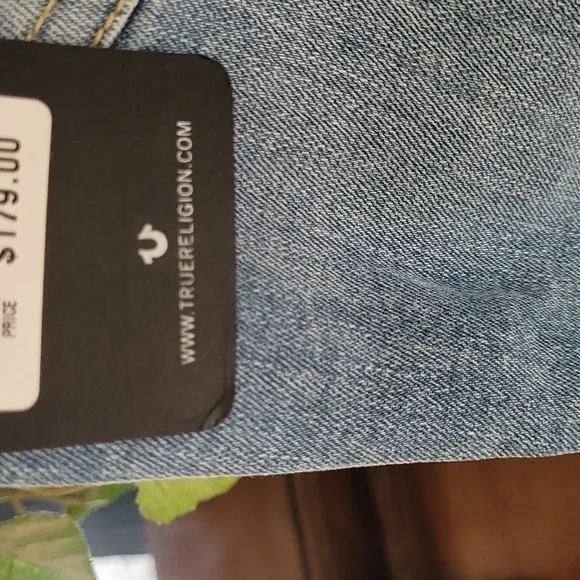 True Religion Starr Bite Out Hem Destructed denim. Size 28