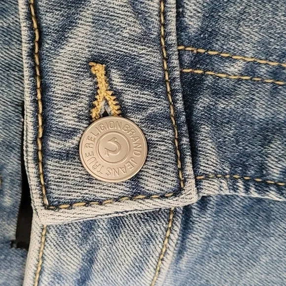 True Religion Starr Bite Out Hem Destructed denim. Size 28