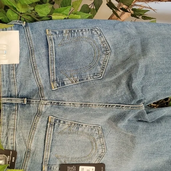 True Religion Starr Bite Out Hem Destructed denim. Size 28