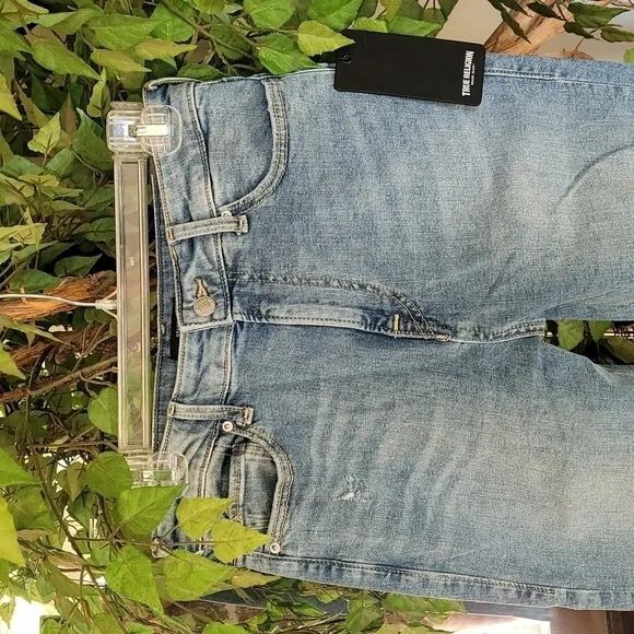 True Religion Starr Bite Out Hem Destructed denim. Size 28
