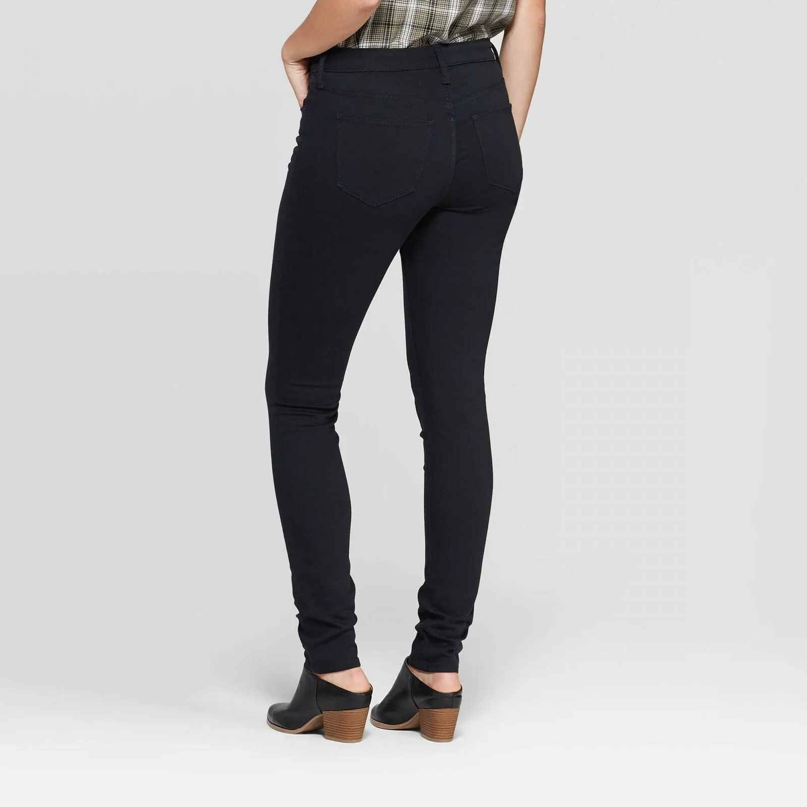 Universal Thread Women's Mid Rise Skinny Jeans