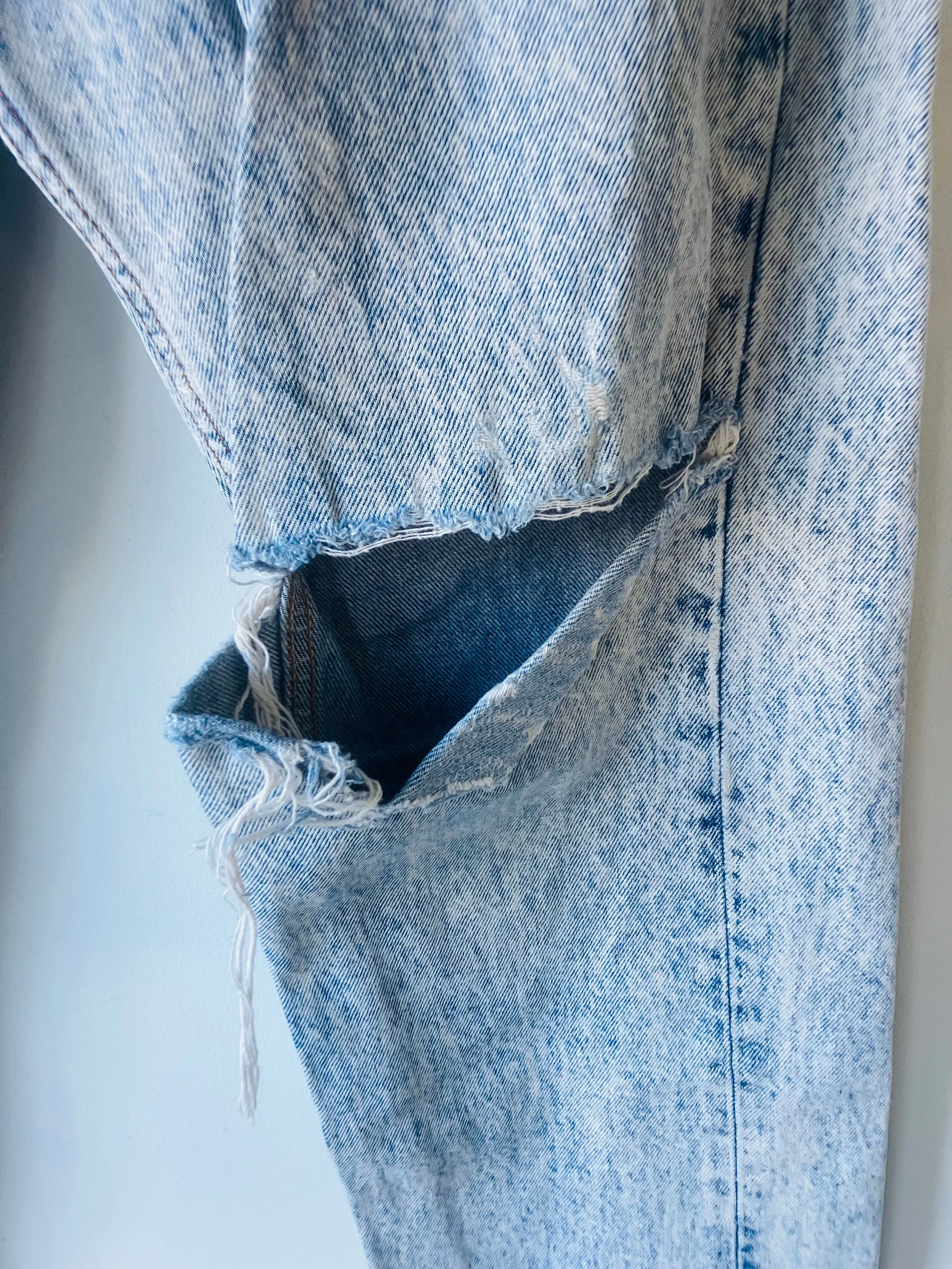 Vintage Levi’s Acid Washed Jeans w/ Ripped Knees