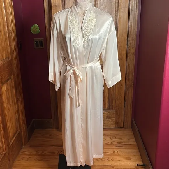 VTG Intimo‎ Amore satin silky long robe pearl floral lace blush lingerie Sz M