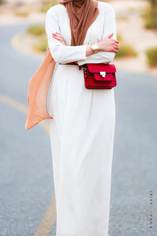 White aka Abaya