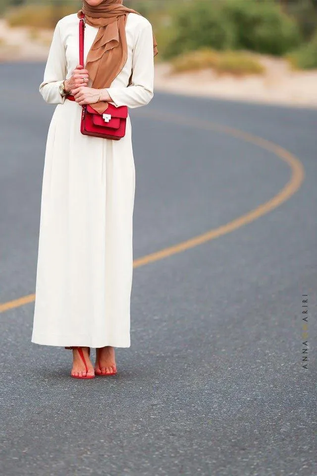 White aka Abaya