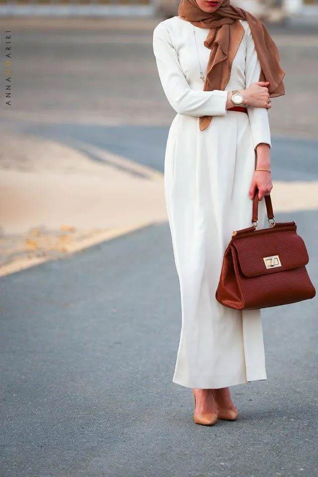 White aka Abaya