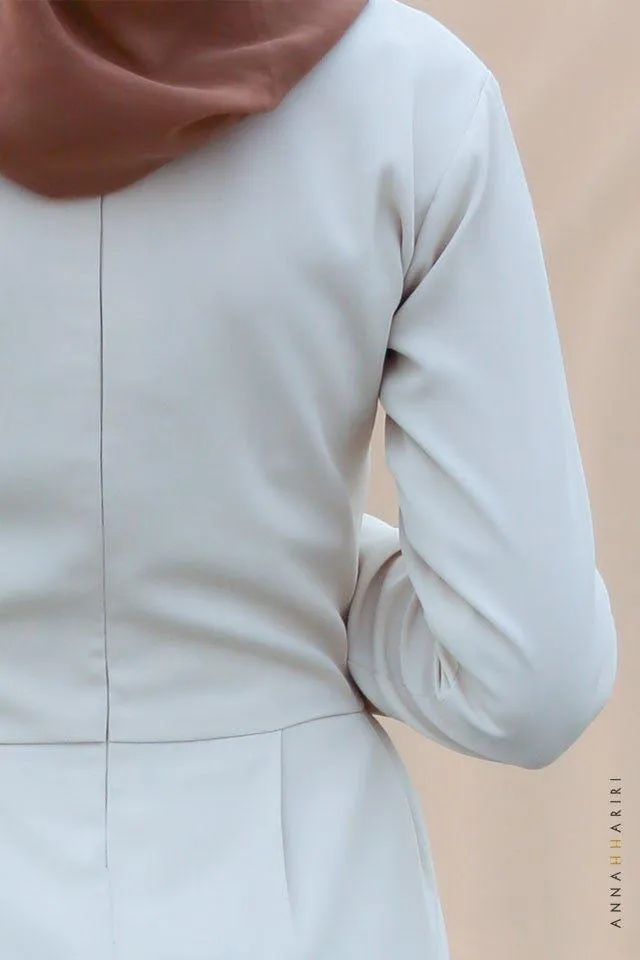 White aka Abaya