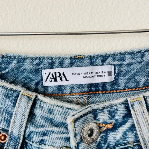 ZARA SIZE 2 Ripped Relaxed jeans