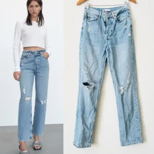ZARA SIZE 2 Ripped Relaxed jeans