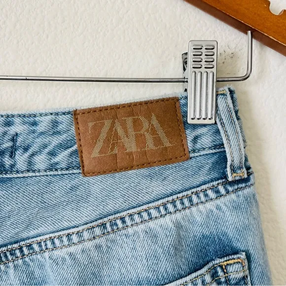 ZARA SIZE 2 Ripped Relaxed jeans