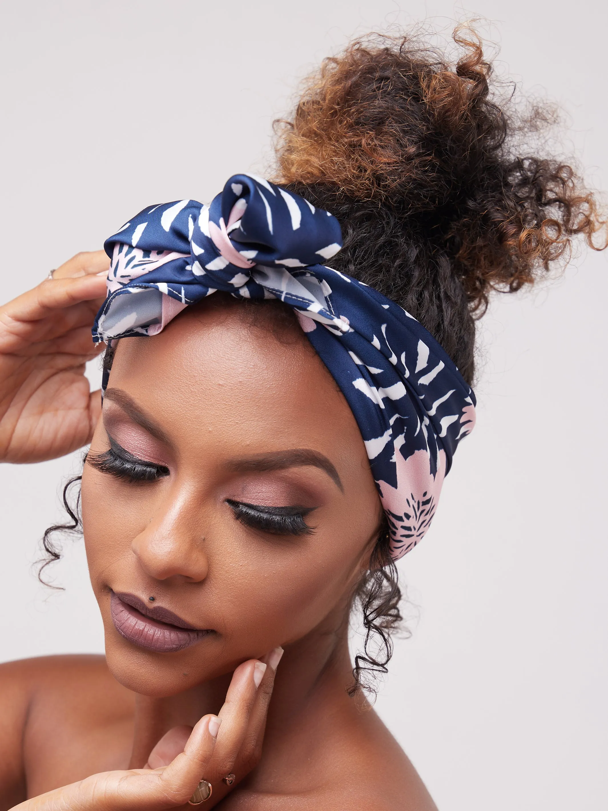 Zoya Essentials Satin Scarf - Pink Daffodils